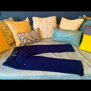 FIGS Kade Cargo scrub pant- In Navy Blue, size Medium. Excellent Condition.